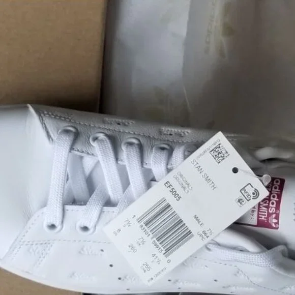 Adidas Unisex Tennis Shoes Turning heads since 1970s - Picture 2 of 14